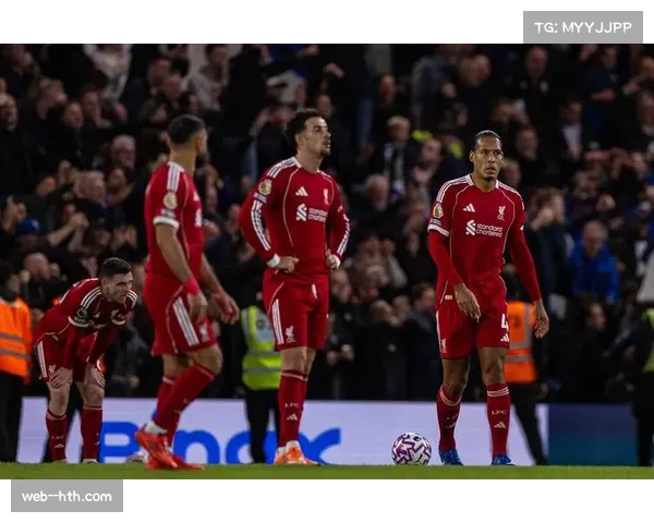 加克波禁区倒地无判点球 利物浦球员对裁判决定不满